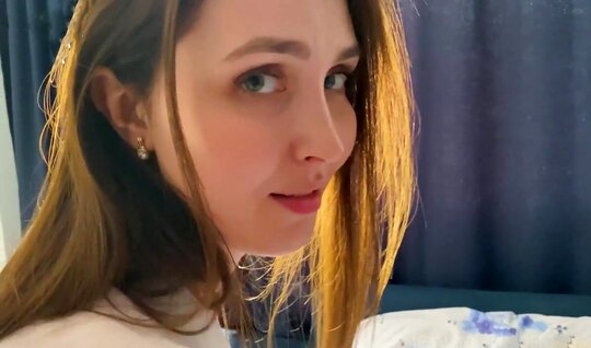 Русская баба раздвинула ноги перед пасынком, пока муж на работе...